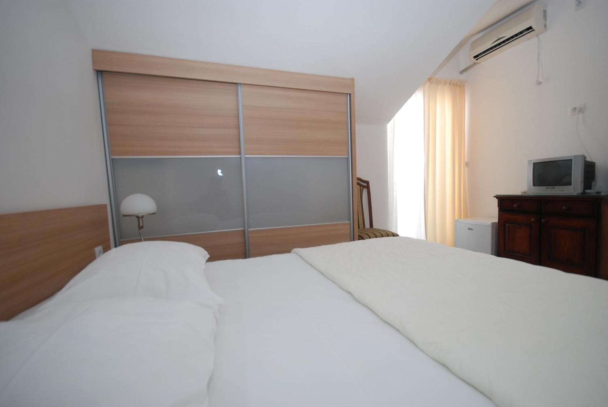Pansion Anita Hotel บุดวา ห้อง รูปภาพ
